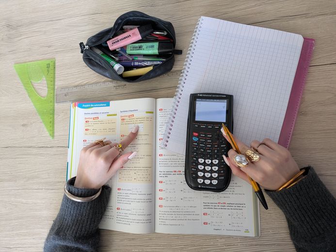 "¡Math’s Aventuras debe cerrar, es un fraude!": dos estudiantes, reclutados