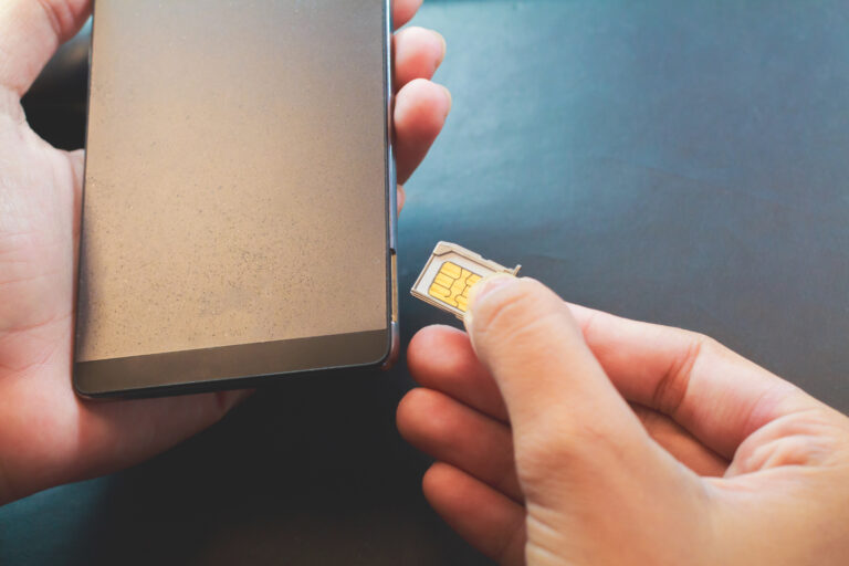 ¿Se puede tener una eSIM y una SIM en el