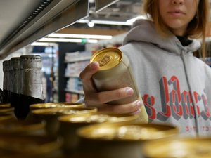 Alcohol: cerca del 90% de los establecimientos lo venden a