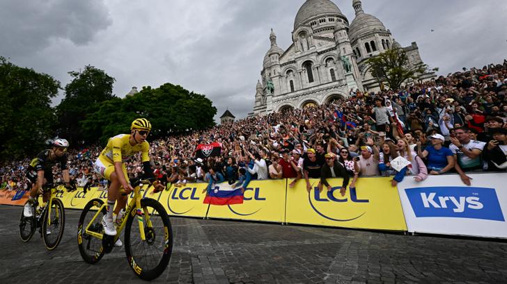 Ambiente de locura en Montmartre, Tadej Pogacar gran vencedor de