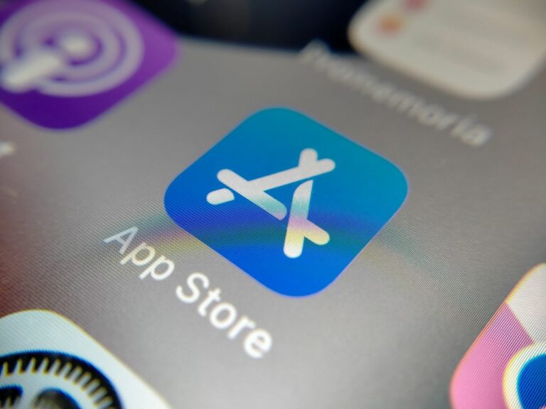 Apple desafía a la Comisión Europea y apela su multa.