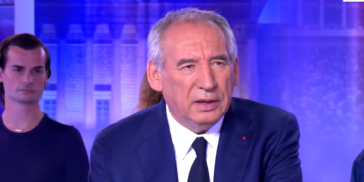 Bayrou llama a Irán a no « perseguir a inocentes