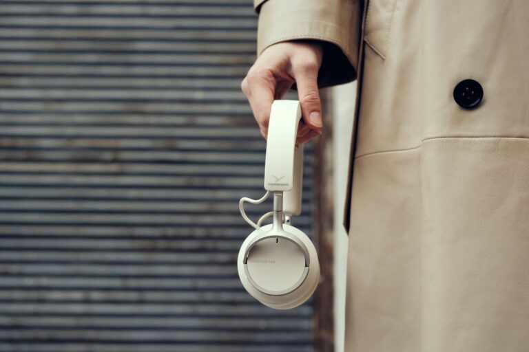 Beyerdynamic presenta su AVENTHO 100, unos auriculares inalámbricos con diseño