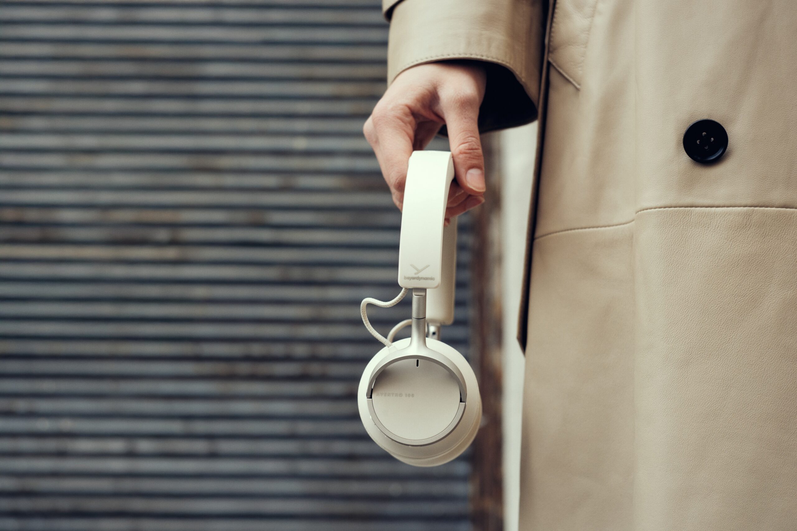 Beyerdynamic presenta su AVENTHO 100, unos auriculares inalámbricos con diseño