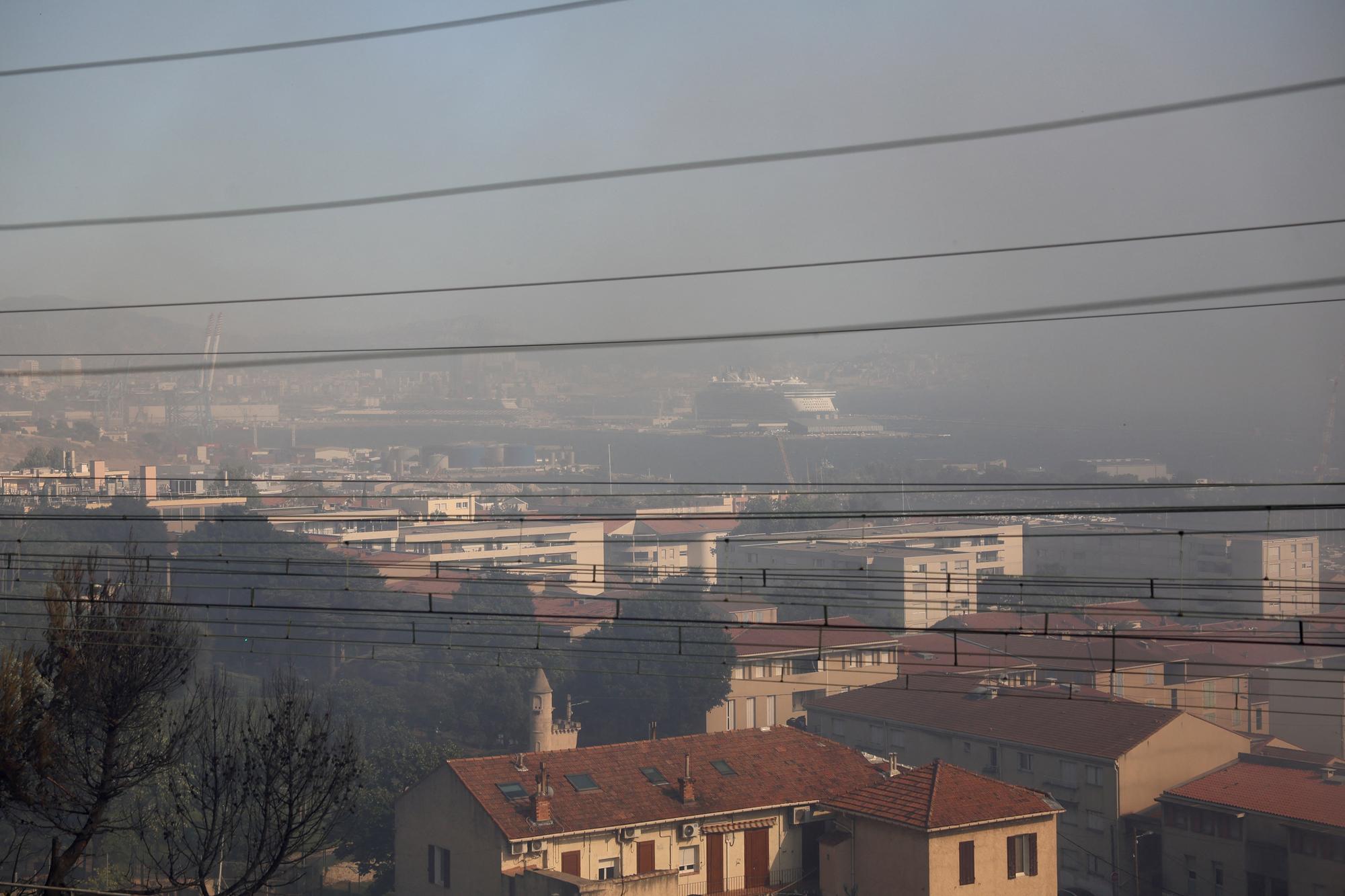 Con el incendio en Marsella, el regreso a la normalidad