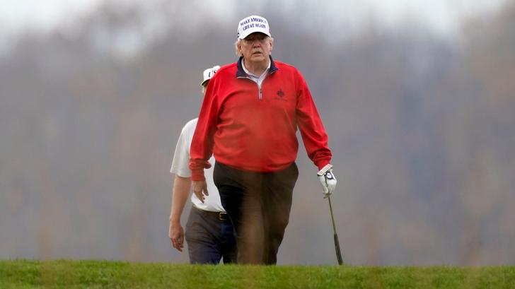Donald Trump aún no ha llegado a Escocia y su
