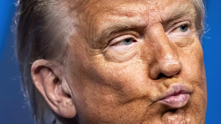Donald Trump se burla de los inmigrantes que quieren escapar