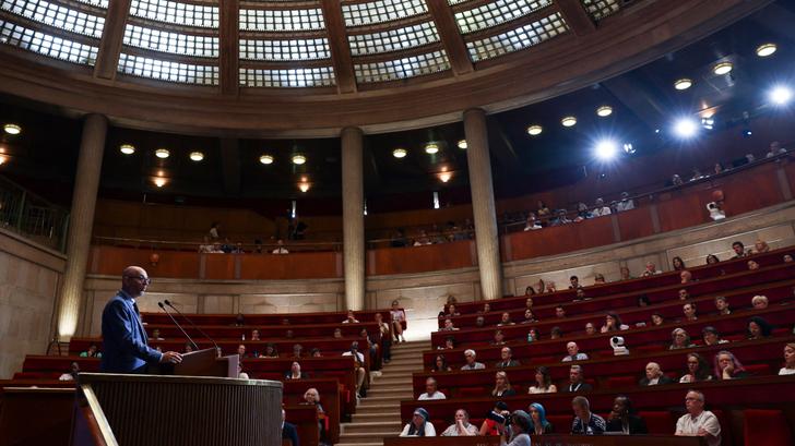 El Cese criticado en un informe parlamentario.