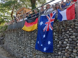 "El costo del viaje, nuestro trabajo en Australia y nuestro
