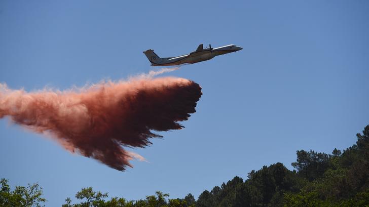 El fuego ya ha recorrido 100 hectáreas, evacuados los residentes