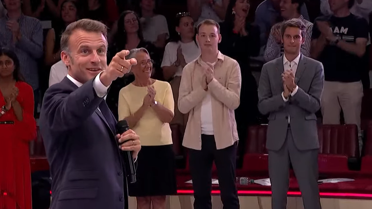 Emmanuel Macron se invita a los 10 años de Jóvenes