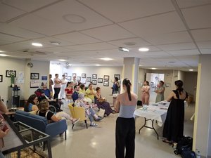 En la residencia de ancianos Le Parc, una tarde de