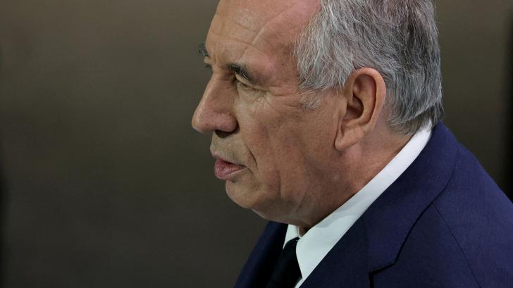 François Bayrou « no escucha esta crítica » sobre un