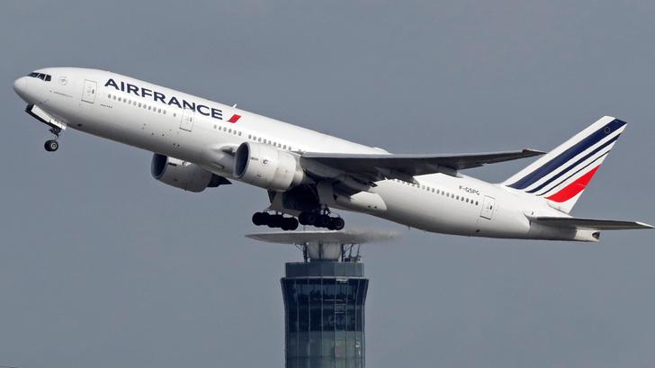 La huelga de controladores aéreos nuevamente criticada por el ministro