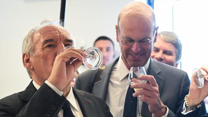 Las casi vacaciones del gobierno de François Bayrou, antes de