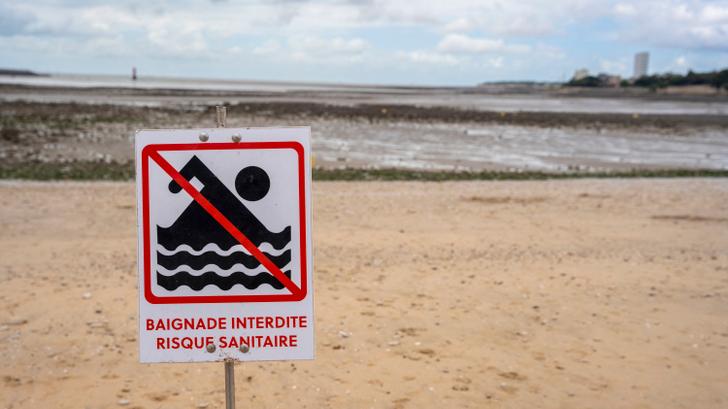 Las playas cerradas son numerosas desde el norte hasta el