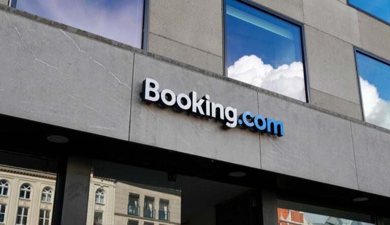 Las prácticas comerciales de Booking están bajo la lupa de