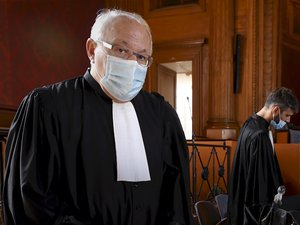 Maestro Simon Cohen: "El doctor Jean-Jacques Charbonier no es un