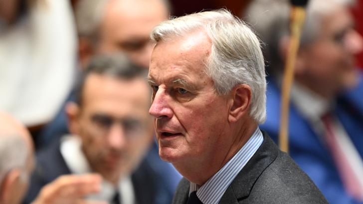 Michel Barnier intenta calmar el enfrentamiento con Rachida Dati en