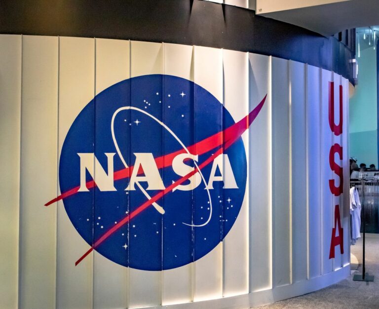 Netflix se asocia con la NASA.