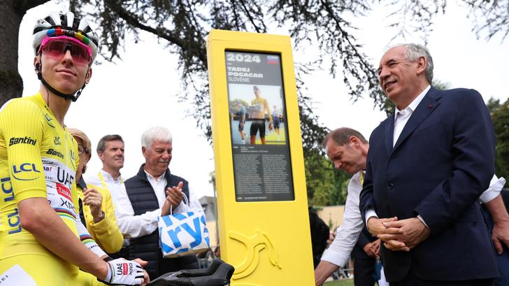 Para Bayrou, el Tour de Francia no es nada comparado