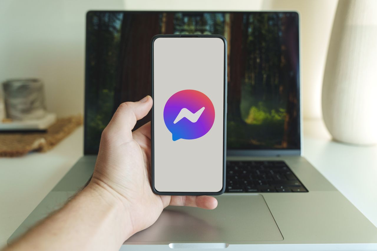 Si te perdiste una conversación, Meta entrena sus chatbots para