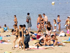 "Sun-tattoo", "quemaduras intencionadas", "marcas de bronceado"... La moda de las