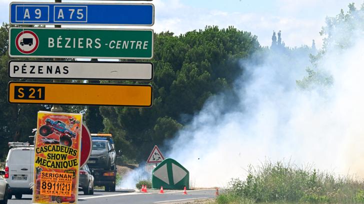 Un incendio azota de nuevo el Hérault, la autovía A9