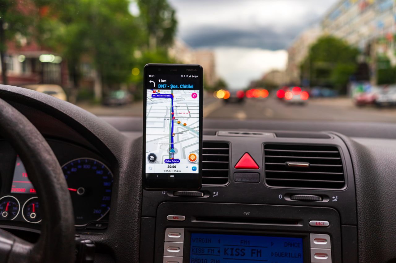 Waze o Google Maps? Aquí te explicamos por qué usar