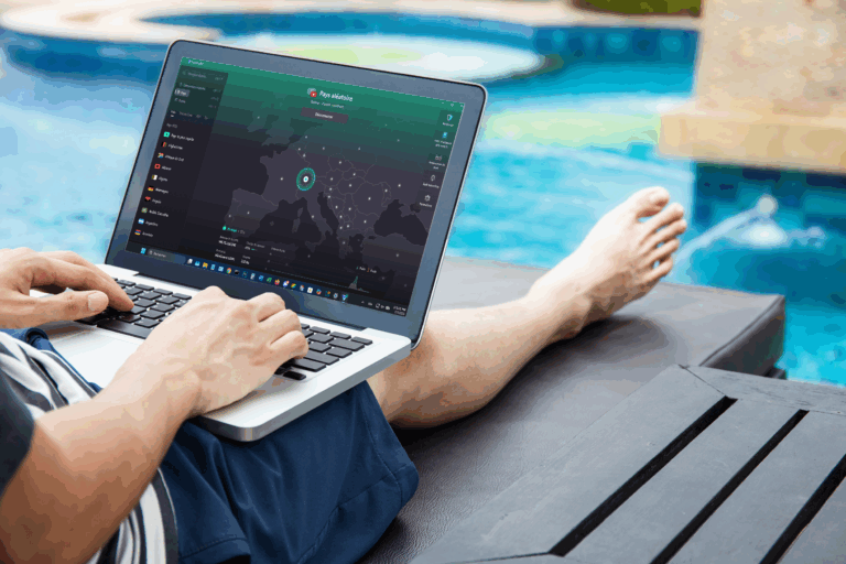 ¿Te conectas al Wi-Fi de tu alquiler vacacional? Aquí te