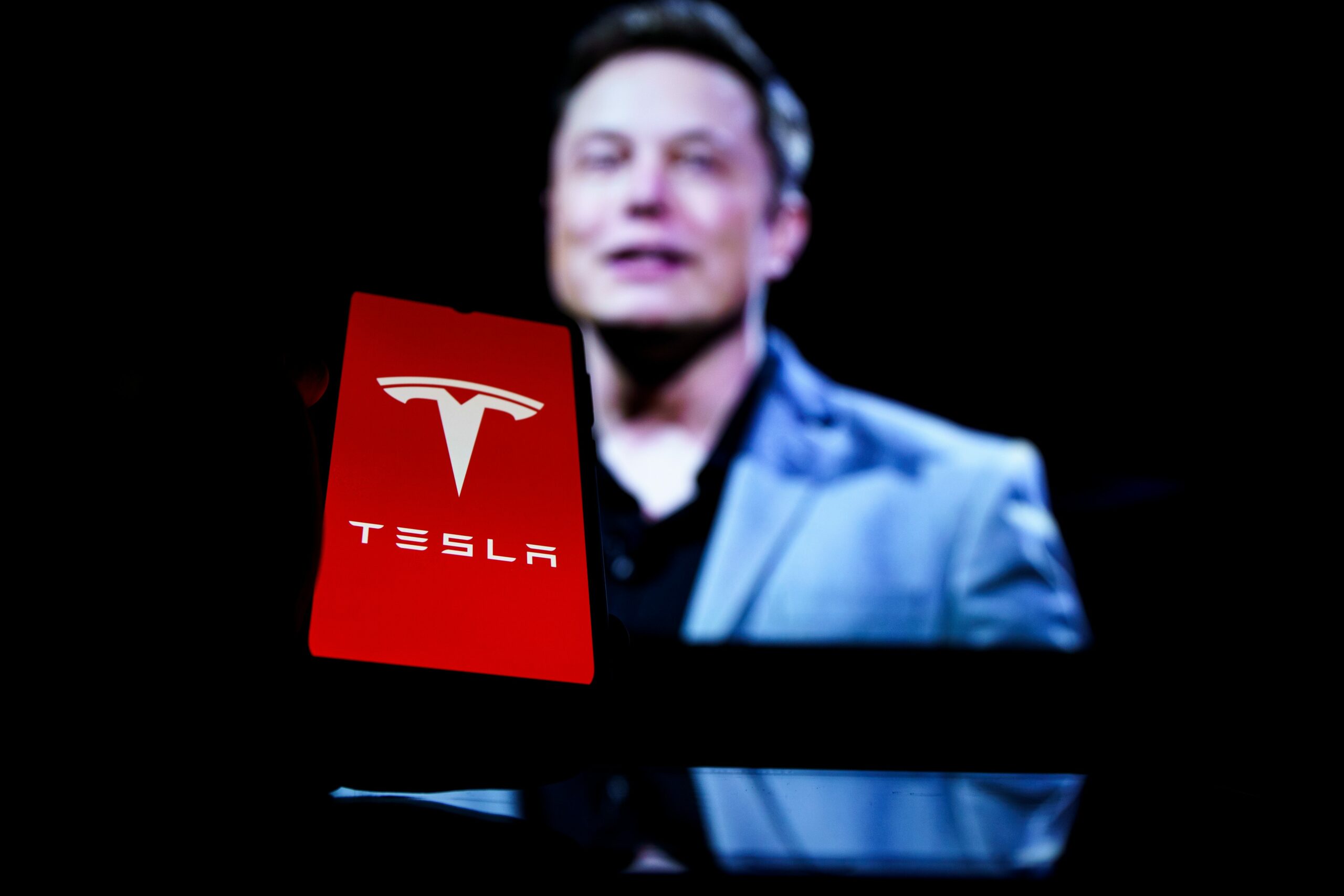 ¡Es el gran premio para Elon Musk! Tesla le otorga...