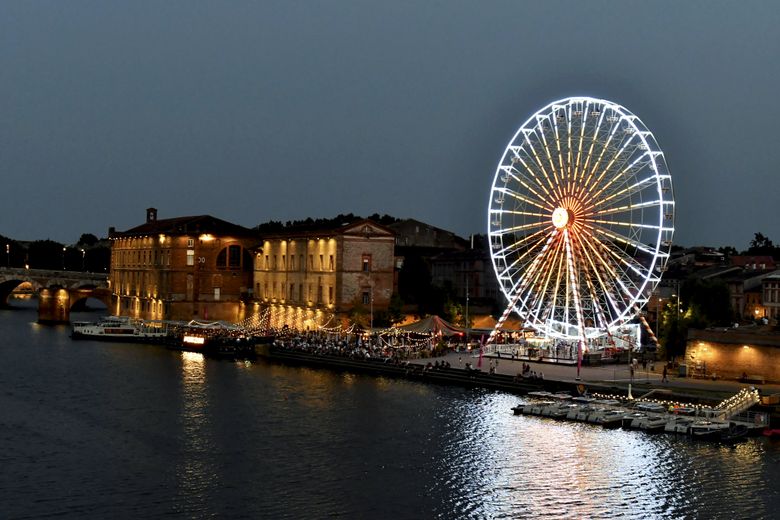 La grande roue, point d’orgue de cette balade nocturne de Toulouse.