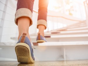 Caminar más rápido para vivir más tiempo: ¡15 minutos al