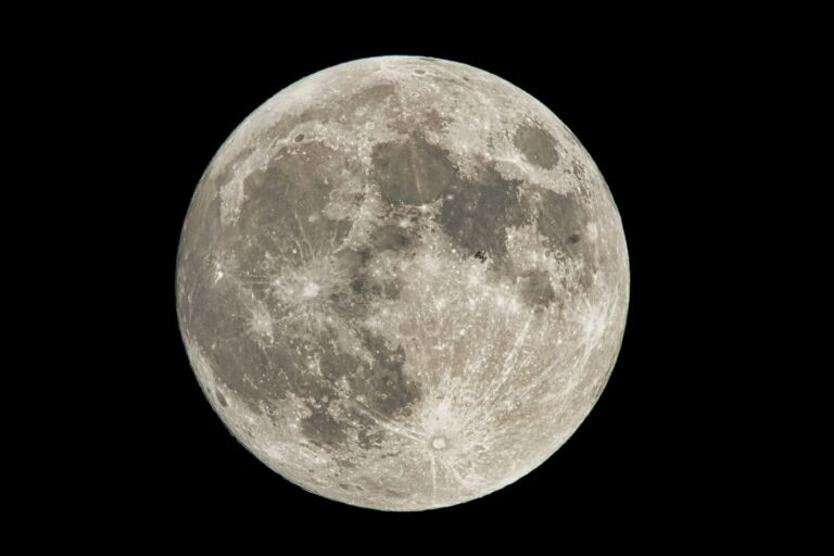 ¿Dónde y cómo observar el cielo nocturno perfecto?