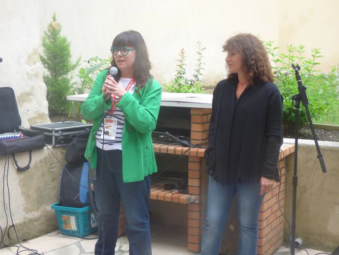 Autoridades en la inauguración de la pensión de familia.