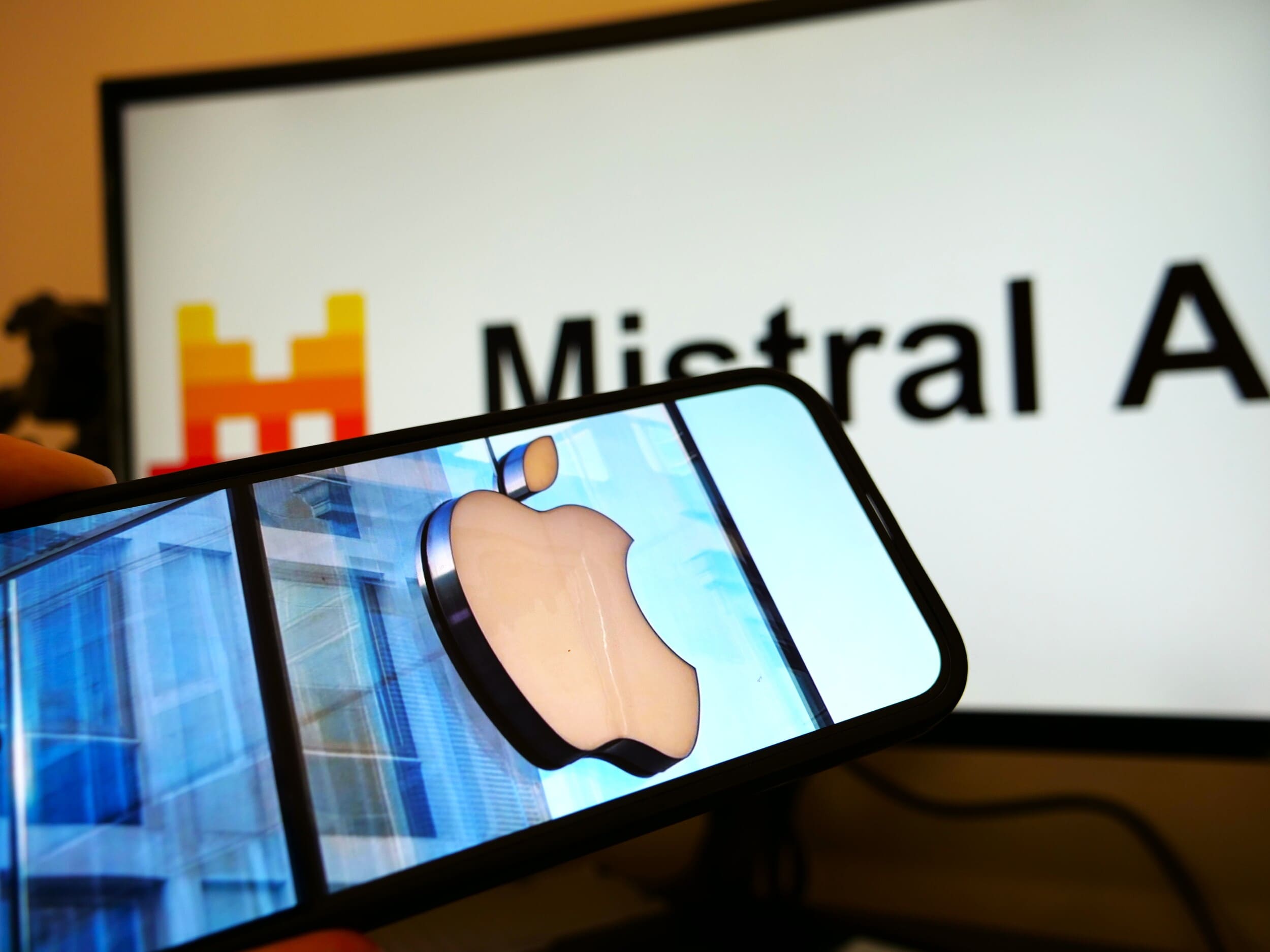 Apple quiere apoderarse del rey francés de la inteligencia artificial