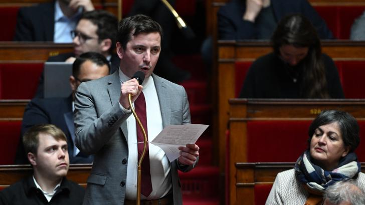 Bruno Retailleau reprende al diputado de LFI Aurélien Taché, quien