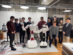 Demografía: en Japón, ayudas masivas a los padres y robots