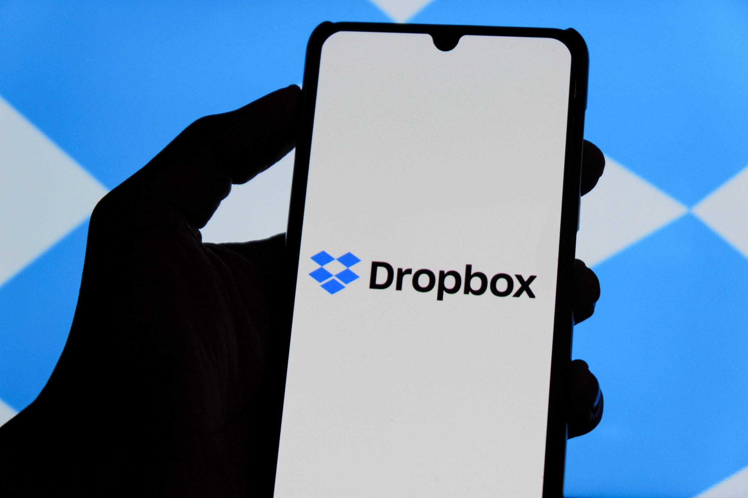 Después de Microsoft, es el turno de Dropbox de cerrar
