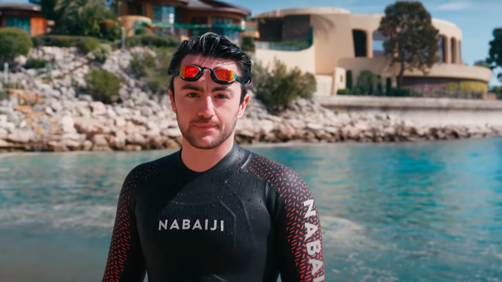 El nadador suizo Noam Yaron intentará unir a nado Calvi