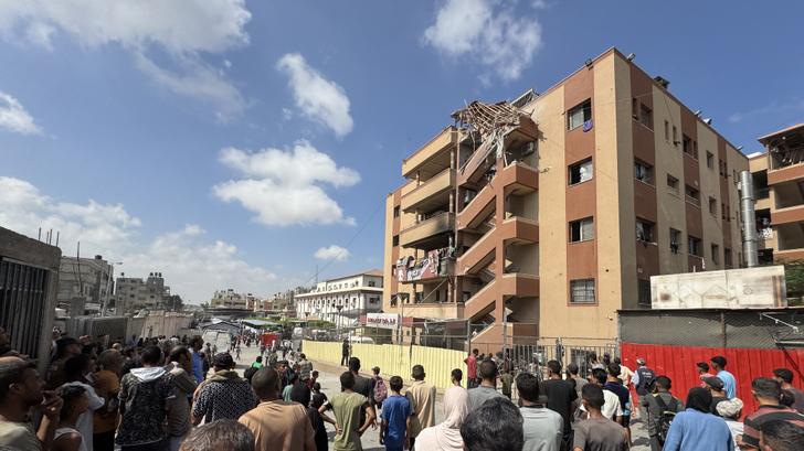 En Gaza, cuatro periodistas que trabajaban para medios internacionales fueron