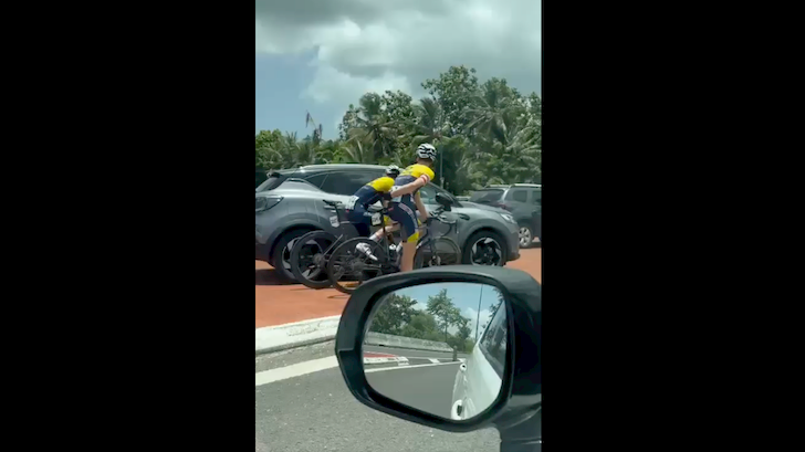 En el Tour de Guadalupe, dos ciclistas sorprendidos en (muy)