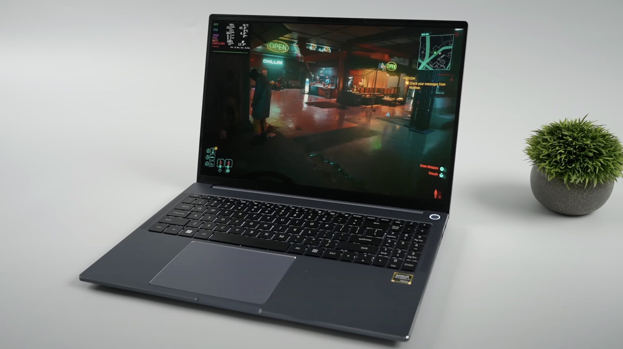 Este PC asequible con Linux y AMD Strix Halo sorprende