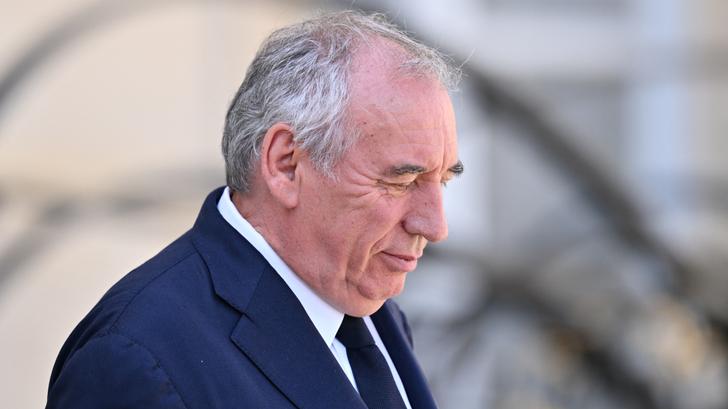 François Bayrou renueva su oficina por 40,000 euros a pesar