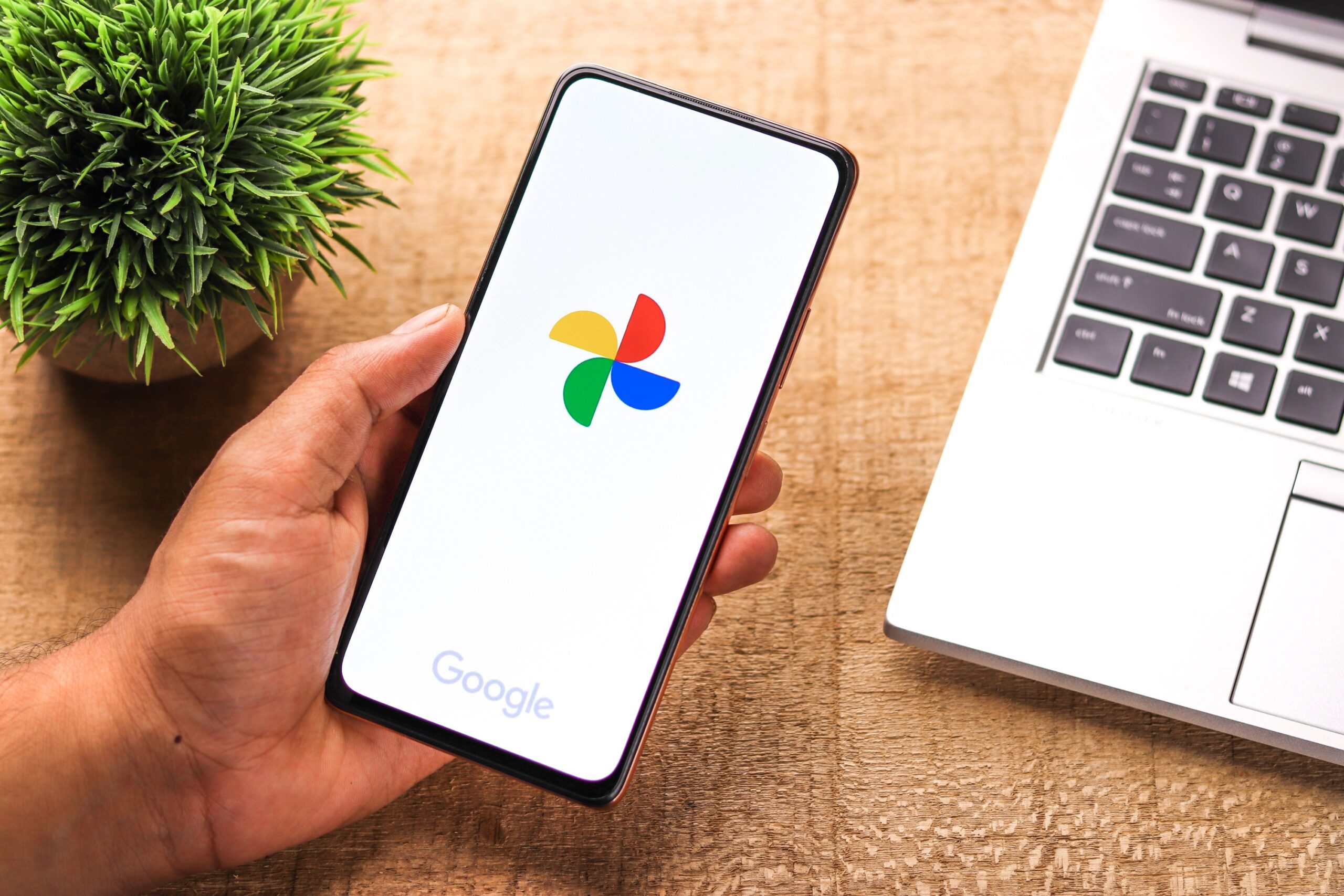 Google Photos prueba una limpieza al estilo Tinder para tus