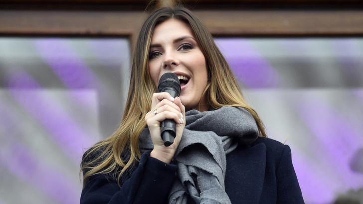 La ex-Miss Francia Camille Cerf se postula para reemplazar a