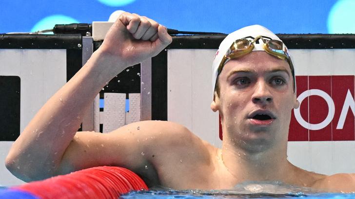 Léon Marchand, campeón del mundo de 400 metros combinados, su