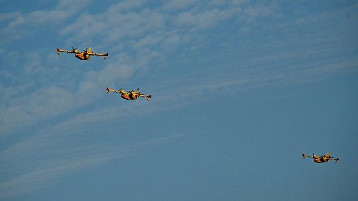 Los Canadairs prometidos por Macron están lejos de estar listos,