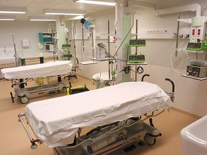 Los hospitales franceses deben prepararse para un posible conflicto armado: