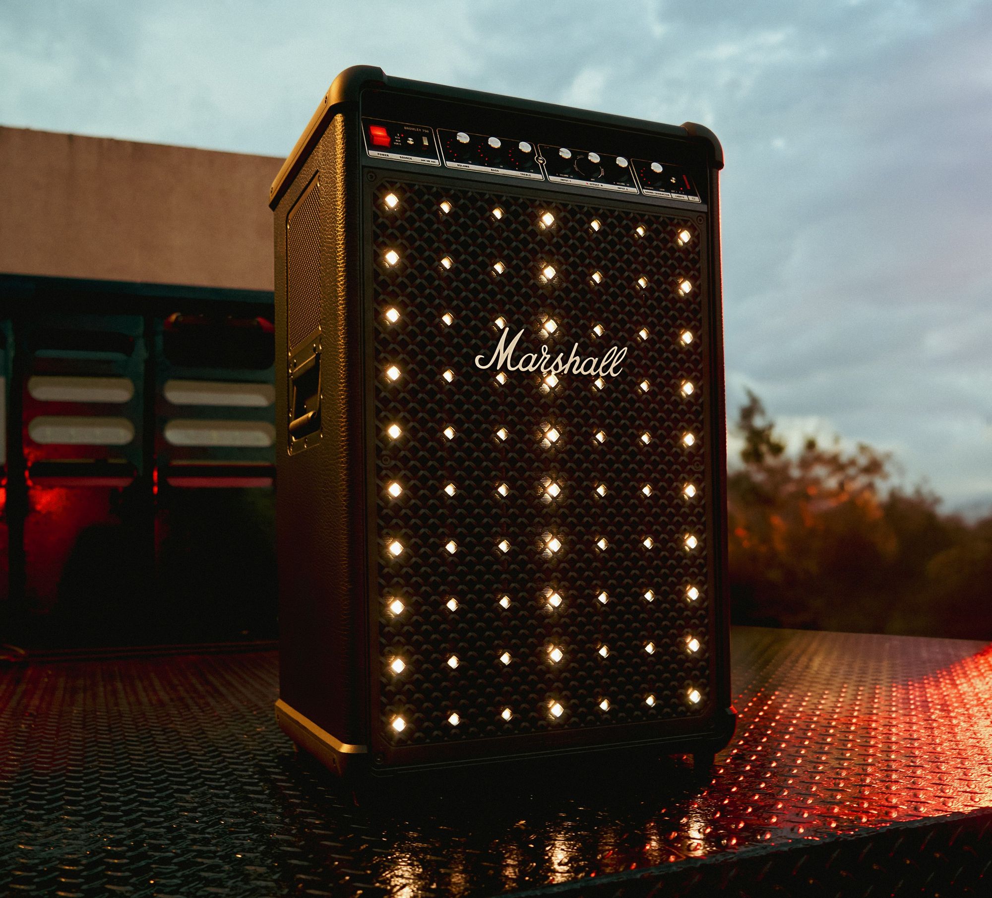 Marshall Bromley 750: el primer altavoz festivo de la marca,